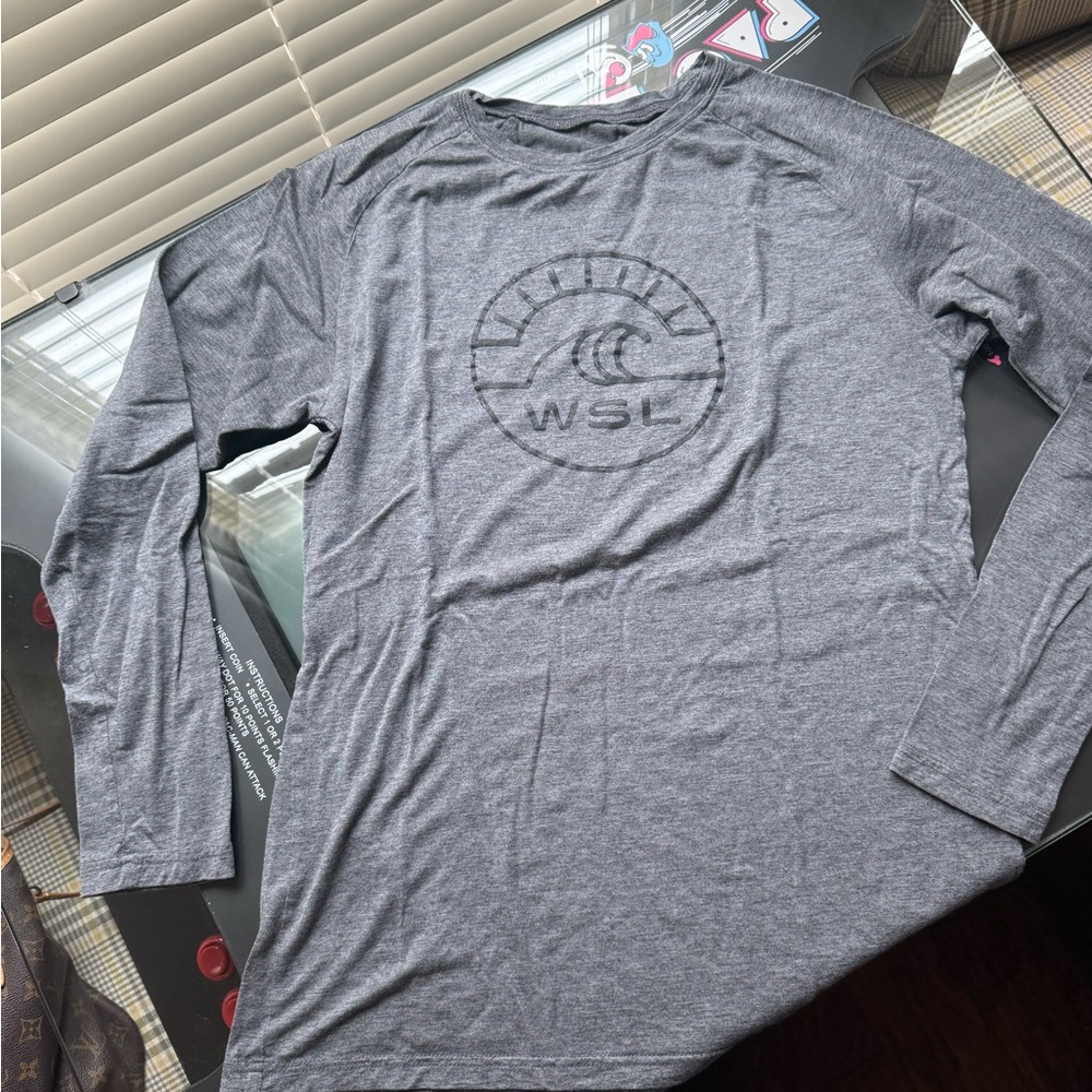 Official WSL World Surf League L/S T-shirt unisex Sz Medium Excellent Like New